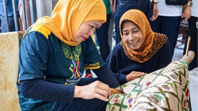 Khofifah: Batik Jatim Bukan Sekadar Warisan Budaya, tapi Penggerak Ekonomi