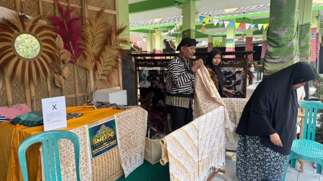 Pertamina Dorong Kemandirian Ekonomi lewat Ruang Berkarya di Hari Batik Nasional