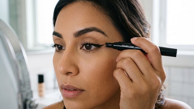 4 Eyeliner Stamp Murah dan Sudah BPOM untuk Pemula, Harga Mulai Rp16 Ribuan