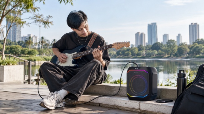 Sharp Core Blast Speaker. [Sharp Electronics Indonesia] 