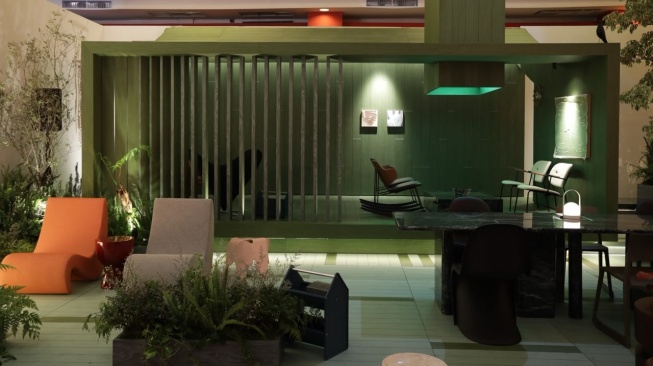 Seni instalasi The Lounge by CASA dengan tema "Chroma" dipamerkan di JIEXPO Kemayoran pada 2-4 Oktober 2026. [Instagram]