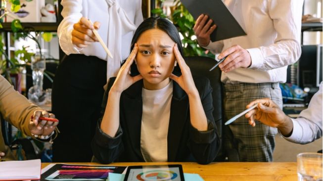 Burnout Bukan Prestasi: 5 Tanda Kamu Cuma Sibuk, tapi Nggak Produktif