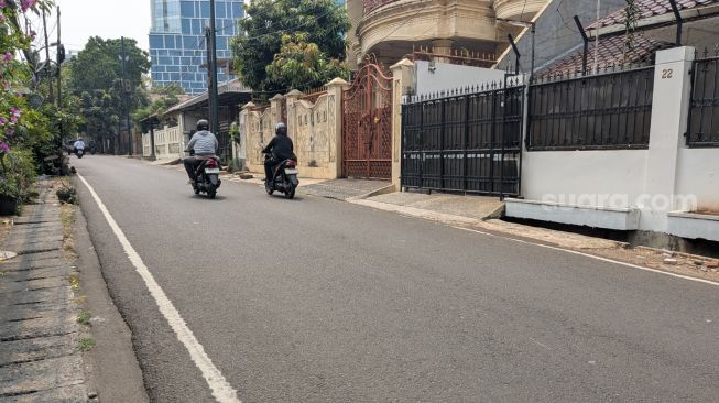 Lokasi dugaan penyerangan terhadap Kepala Bidang Sosial Politik BEM Universitas Indonesia, Muhammad Hafidz Hernanda, dikenal sebagai lintasan yang amat lengang saat larut malam. (Suara.com/Yoga)