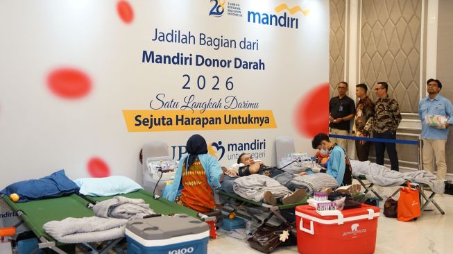 TJSL Bank Mandiri dalam HUT ke-28 meliputi santunan bagi anak yatim piatu, pembagian paket sembako, hingga donor darah.(Dok: Bank Mandiri)