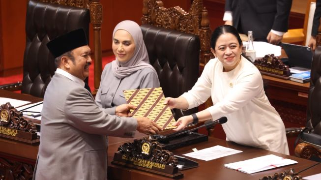 DPR RI resmi menyetujui Rancangan Undang-Undang tentang Satu Data Indonesia (RUU SDI) menjadi Undang-Undang (UU) dalam Rapat Paripurna Ke-9 DPR RI Masa Persidangan I Tahun Sidang 2026–2027 yang digelar di Kompleks Parlemen, Senayan, Jakarta, Selasa (6/10/2026).(Dok: KemenpanRB)