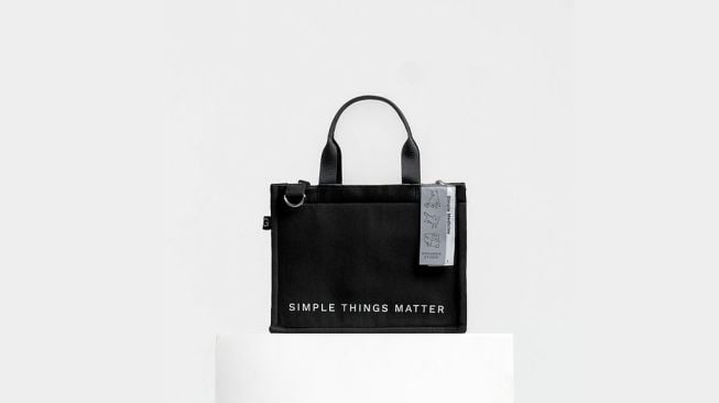 Ilustrasi tote bag Grounds Studio. (groundsstudio.id)