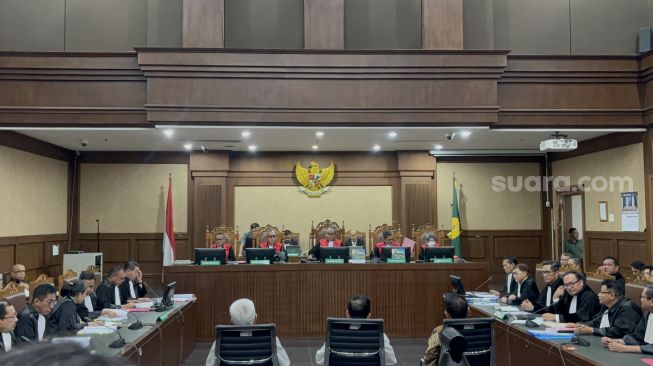 Febrie Adriansyah Cs Tandatangani Pakta Integritas Antipenyuapan Jelang Pembacaan Dakwaan