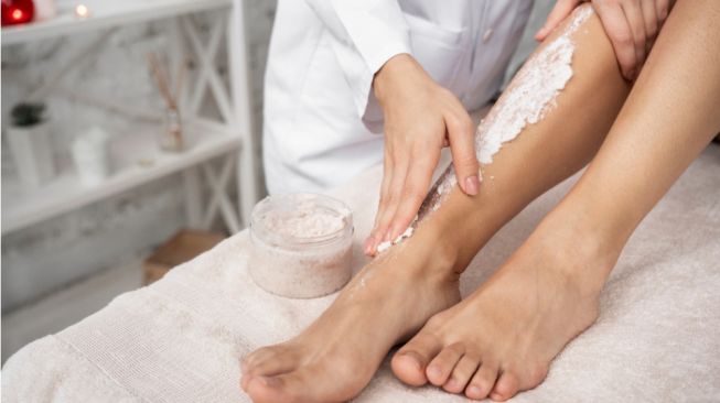Tak Hanya Wangi, 5 Body Scrub Mawar Ini Bikin Kulit Auto Glowing dan Halus