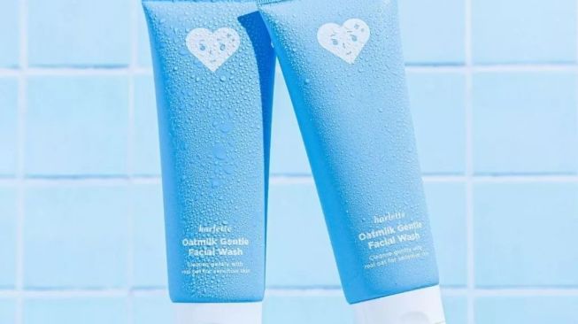 Harlette Oatmilk Gentle Facial Wash (Shopee)