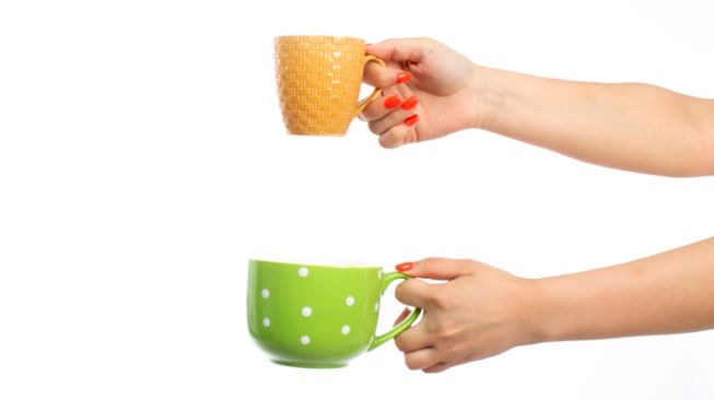 Cara Memperbaiki Gagang Mug yang Rusak Sesuai Jenis Materialnya