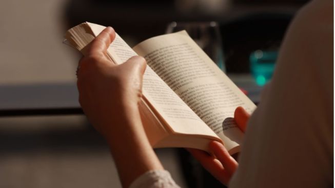 Butuh Bahan Bacaan? Ini 5 Rekomendasi Novel tentang Kehidupan