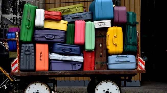 7 Tips Memilih Koper Hardside untuk Cegah Bagasi Rusak saat Traveling
