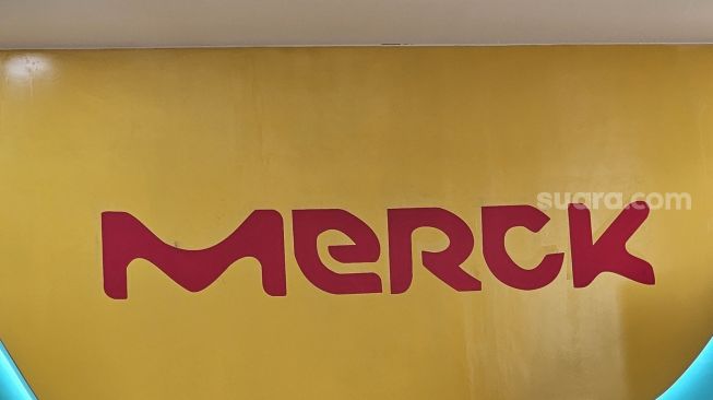 Logo Merck di Jakarta, Kamis (9/10/2026). [Suara.com/Rina]