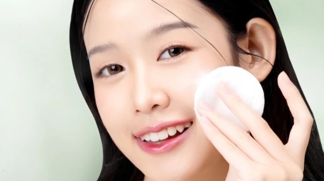 Wajah Calm dan Bersih: 4 Acne Clear Pad Atasi Pori Tersumbat dan Kemerahan