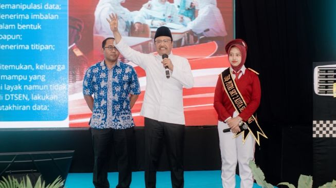 Gus Ipul Pimpin Ikrar RT/RW Semarang Jadi Agen Perlindungan Sosial