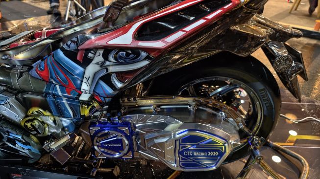 Modifikasi Yamaha XMAX berkonsep Robotik di Customaxi Yamaha Bandung. (Foto: YIMM)