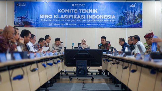 PT Biro Klasifikasi Indonesia (Persero) atau BKI menyelenggarakan Sidang Komite Teknik di Kantor Cabang Utama Klas BKI Surabaya yang dilanjutkan technical visit ke fasilitas penelitian di Institut Teknologi Sepuluh Nopember (ITS), Surabaya. [handout]