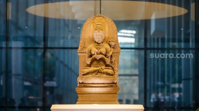 Arca Prajnaparamita yang ada di Galeri Prajnaparamita di Museum Nasional Indonesia, Jakarta, Selasa (13/10/2026). [Suara.com/Alfian Winanto]