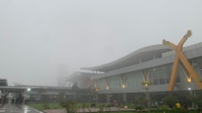 Penerbangan di Bandara Pekanbaru Terganggu Akibat Kabut Asap, 12 Pesawat Delay