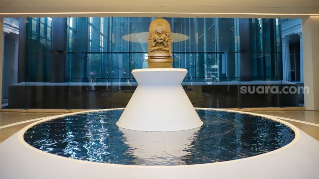 Arca Prajnaparamita yang ada di Galeri Prajnaparamita di Museum Nasional Indonesia, Jakarta, Selasa (13/10/2026). [Suara.com/Alfian Winanto]