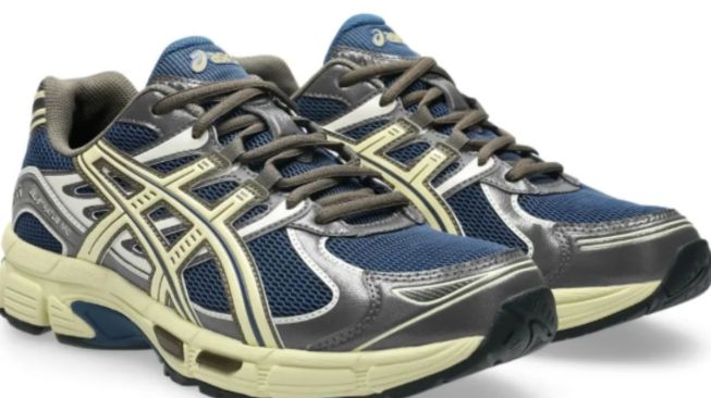 Asics Gel-Stratus MC. [Asics]