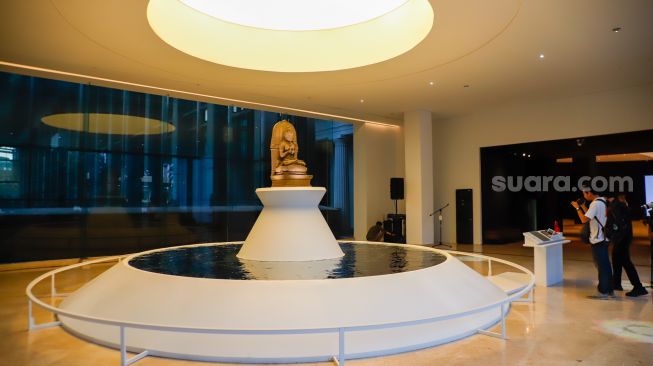 Arca Prajnaparamita yang ada di Galeri Prajnaparamita di Museum Nasional Indonesia, Jakarta, Selasa (13/10/2026). [Suara.com/Alfian Winanto]