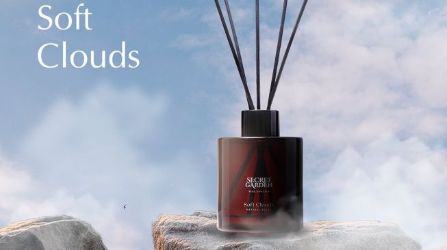 Reed Diffuser - Soft Clouds by Secret Garden. [Secret Garden]