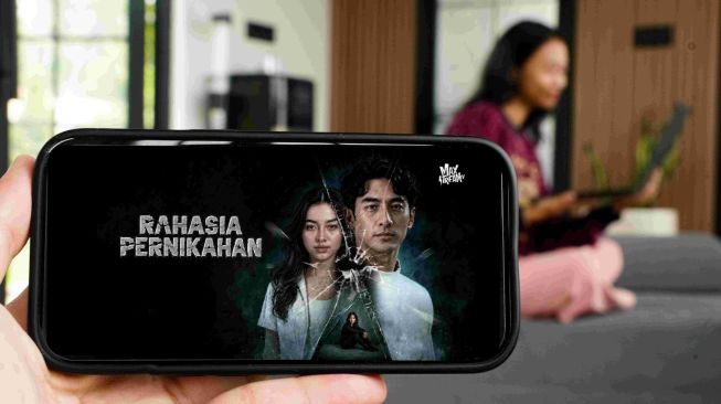 AI movie Rahasia Pernikahan MAXStream TV. [Telkomsel] 