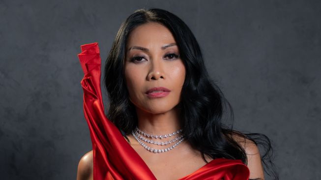 Kilau Sang Diva: Anggun dan Simfoni Berlian yang Memikat di Panggung SNADA