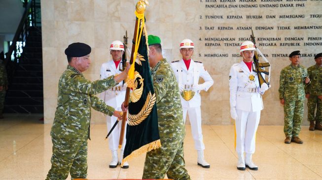 Panglima TNI Pimpin Sertijab: Maruli Simanjuntak dan Tandyo Budi Resmi Bertukar Jabatan