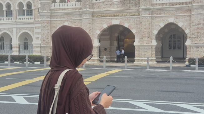 Ilustrasi eSIM RoaMAX Telkomsel.