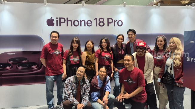 iPhone 18 Pro dan iPhone 18 Pro Max resmi dijual di Indonesia, Jakarta, Jumat (16/10/2026). [Suara.com/Dythia]