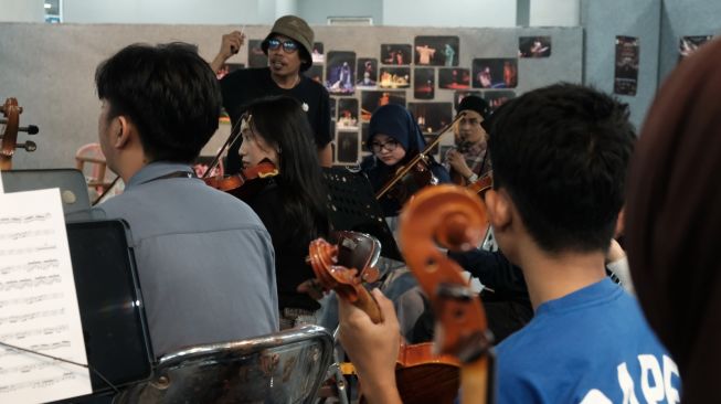 Pertama Kali di Indonesia, Orkestra Batanghari Sembilan Tampil di Palembang