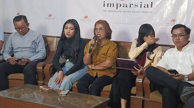 Menang di MK, Keluarga Korban Kekerasan TNI: Perjuangan Belum Berakhir!
