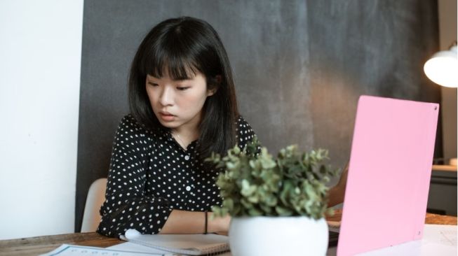 Kerja, Upgrade Skill, dan Networking: Saatnya Menggugat Kebutuhan Healing?
