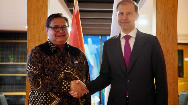 Tindaklanjuti Pertemuan Prabowo-Putin, Menko Airlangga Bahas Peluang Dagang dan Ekonomi Bilateral