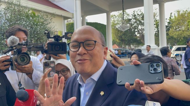 Menteri Investasi dan Hilirisasi Rosan Perkasa Roeslani menemui Presiden prabowo Subianto di Istana Negara, Jakarta, Senin (19/10/2026). [Suara.com/Novian]
