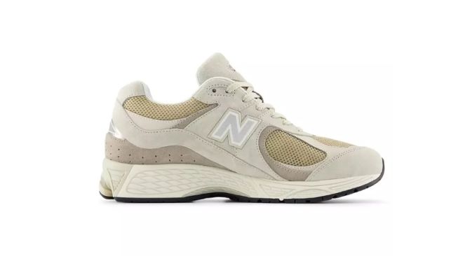New Balance 2002R (Zalora)