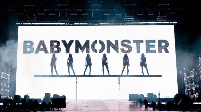 Girlband BABYMONSTER sukses menggelar  konser dunia di Indonesia Arena Jakarta pada Sabtu, 17 Oktober 2026. [Credit: YG Entertainment]
