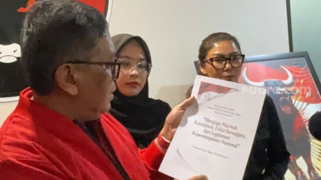 Terima Surat Forum Guru Besar, Hasto: Desakan Gibran Mundur Harus Didengar Presiden dan DPR