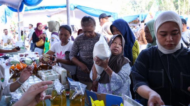 Masyarakat di acara memperingati Hari Pangan Sedunia ke-46 di Lapangan Tlogo Resort, Kabupaten Semarang, Rabu 21 Oktober 2026. [Dok Humas]