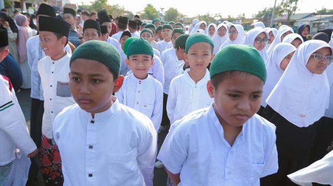 Hari Santri Nasional (HSN) ke-11 tingkat Provinsi Jawa Tengah, di Jalan Pancasila, Kota Tegal, Kamis 22 Oktober 2026. [Dok Humas]