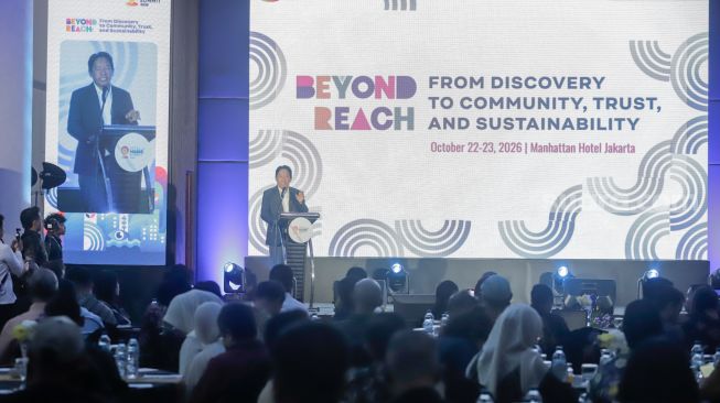 Pemimpin Redaksi Suara.com, Suwarjono memberikan sambutan dalam gelaran Local Media Summit (LMS) 2026 di Manhattan Hotel, Jakarta, Kamis (22/10/2026). [Suara.com/Alfian Winanto]