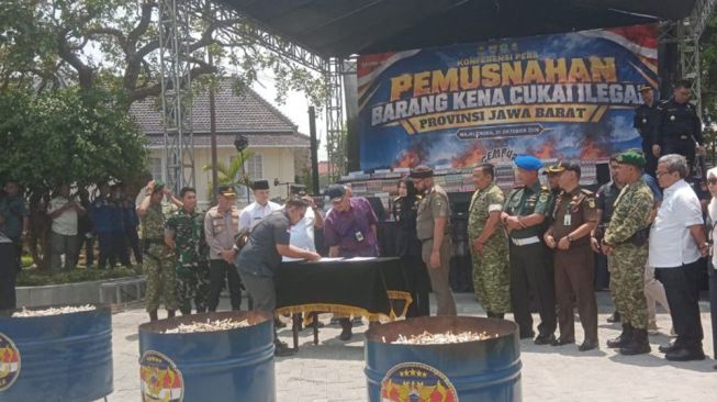 Bea Cukai Jabar Sita 88,2 Juta Batang Rokok Ilegal Senilai Rp152,69 Miliar