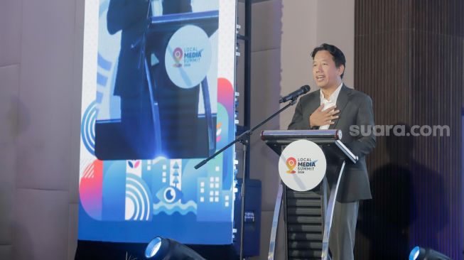 Pemimpin Redaksi Suara.com, Suwarjono memberikan sambutan dalam gelaran Local Media Summit (LMS) 2026 di Manhattan Hotel, Jakarta, Kamis (22/10/2026). [Suara.com/Alfian Winanto]