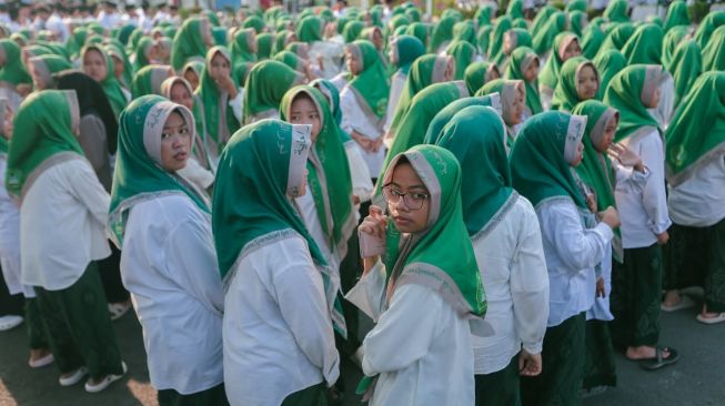 Hari Santri Nasional (HSN) ke-11 tingkat Provinsi Jawa Tengah, di Jalan Pancasila, Kota Tegal, Kamis 22 Oktober 2026. [Dok Humas]
