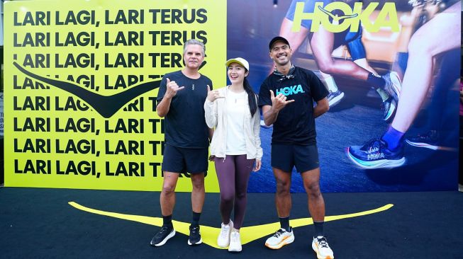 Febby Rastanty dalam HOKA 5,27K Social Run, Kamis (22/10/2026). [Hoka Indonesia] 