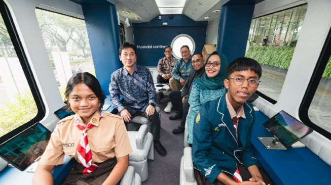 Bukan Sekadar Main Gadget, Begini Cara Teknologi Bisa Jadi Media Belajar Anak