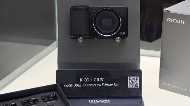 RICOH GR IV 30th Anniversary Edition Cuma 50 Unit di Indonesia, Harga Rp33 Jutaan