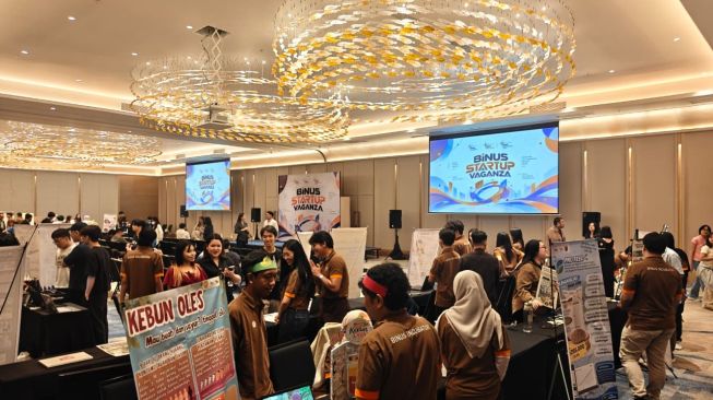 Ribuan mahasiswa unjuk kebolehan dalam mengembangkan inovasi dan produk startup dalam ajang Binus Startup Vaganza 2026.